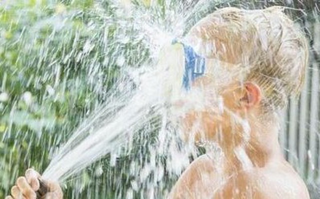 Cách phân biệt say nắng, cháy nắng, mất nước trong mùa hè