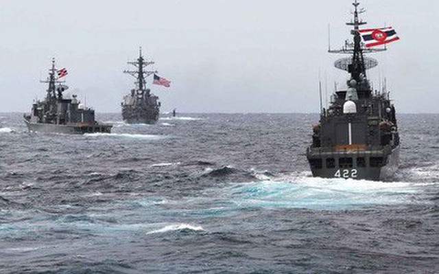 Lo Trung Quốc bành trướng trên Biển Đông, ASEAN gấp rút "móc hầu bao" cho quân sự