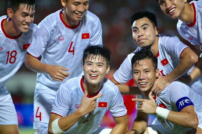 Tuyển Việt Nam mơ World Cup, thầy Park táo bạo đổi chiêu - Ảnh 1.
