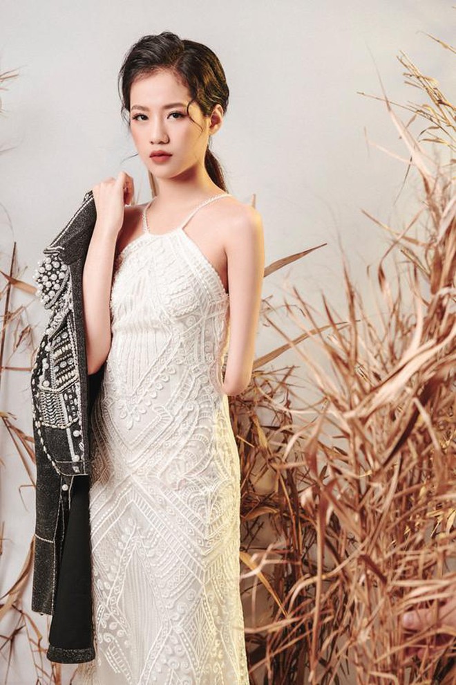 Mỹ nữ Hà thành bị cụt tay và bước ngoặt trở thành người mẫu ở tuổi 14 - Ảnh 1. Mỹ nữ Hà thành bị cụt tay và bước ngoặt trở thành người mẫu ở tuổi 14 - Ảnh 1.