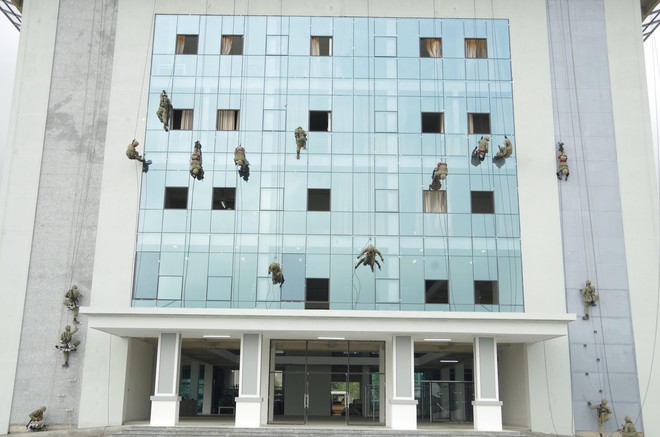 Đặc công Việt Nam: Luyện rèn để ngày càng “đặc biệt tinh nhuệ” - Ảnh 2. Đặc công Việt Nam: Luyện rèn để ngày càng “đặc biệt tinh nhuệ” - Ảnh 2.