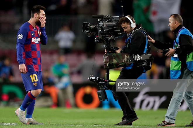 Barcelona trượt ngã, Premier League mỉm cười trong đêm điên rồ của Champions League - Ảnh 1.