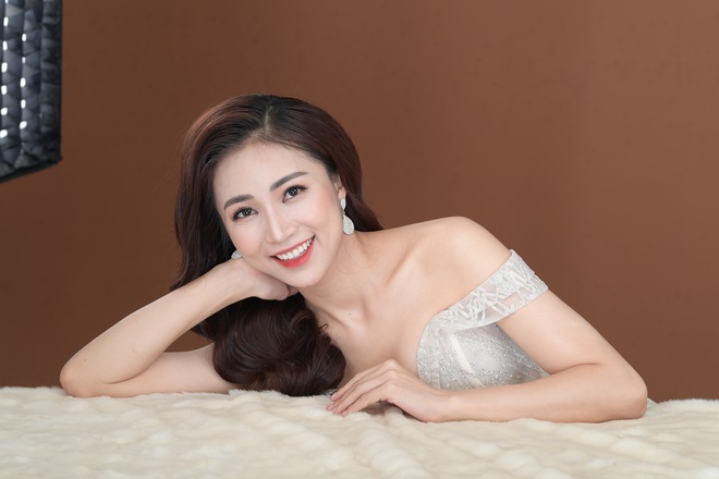 Ngọc Trâm tiết lộ quy định khác biệt của MC truyền hình Quốc phòng - Ảnh 4. Ngọc Trâm tiết lộ quy định khác biệt của MC truyền hình Quốc phòng - Ảnh 4.