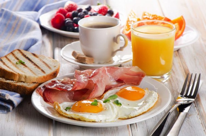 Ăn bữa sáng có phải quan trọng nhất? Câu trả lời bất ngờ từ chuyên gia dinh dưỡng - Ảnh 1.