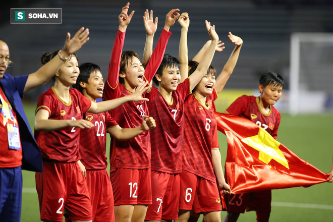 Từ chối bàn thắng của Thái Lan, nữ trọng tài người Australia được fan Việt khen hết lời - Ảnh 4.
