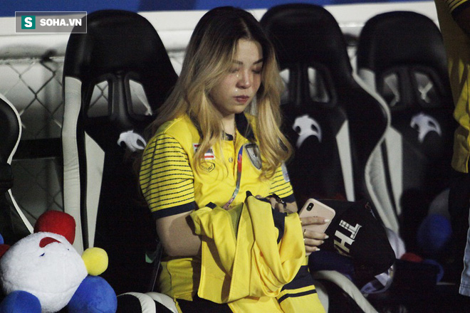 Trợ lý xinh đẹp Thái Lan khóc hết nước mắt, chết lặng khi nhìn Việt Nam nhận HCV SEA Games - Ảnh 6.