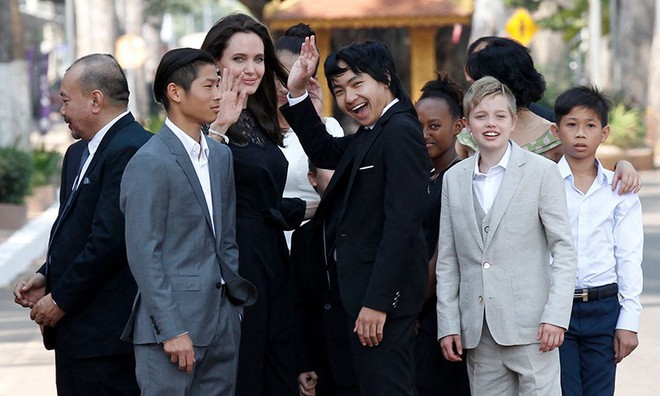 Tại sao Angelina Jolie chọn cậu bé châu Á Maddox kế thừa tài sản 2600 tỷ đồng mà không phải con ruột? - Ảnh 2. Tại sao Angelina Jolie chọn cậu bé châu Á Maddox kế thừa tài sản 2600 tỷ đồng mà không phải con ruột? - Ảnh 2.
