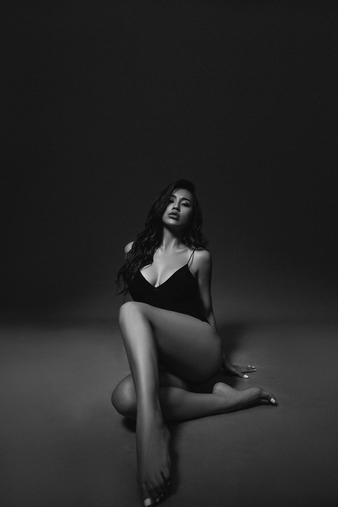 DJ Tít lạ lẫm với làn da nâu nóng bỏng và vóc dáng sexy - Ảnh 7. DJ Tít lạ lẫm với làn da nâu nóng bỏng và vóc dáng sexy - Ảnh 7.