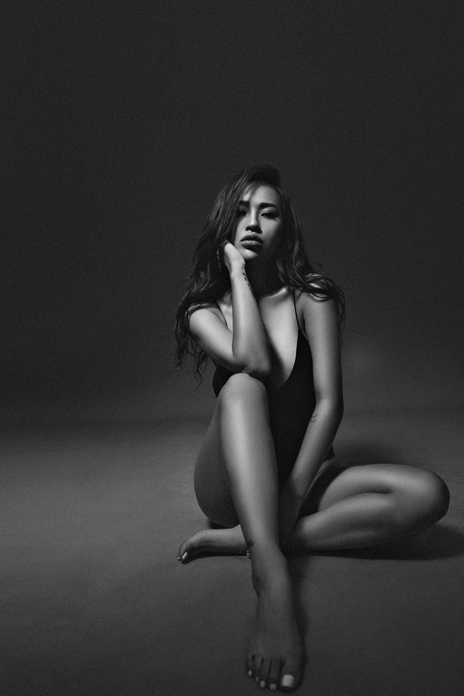 DJ Tít lạ lẫm với làn da nâu nóng bỏng và vóc dáng sexy - Ảnh 6. DJ Tít lạ lẫm với làn da nâu nóng bỏng và vóc dáng sexy - Ảnh 6.