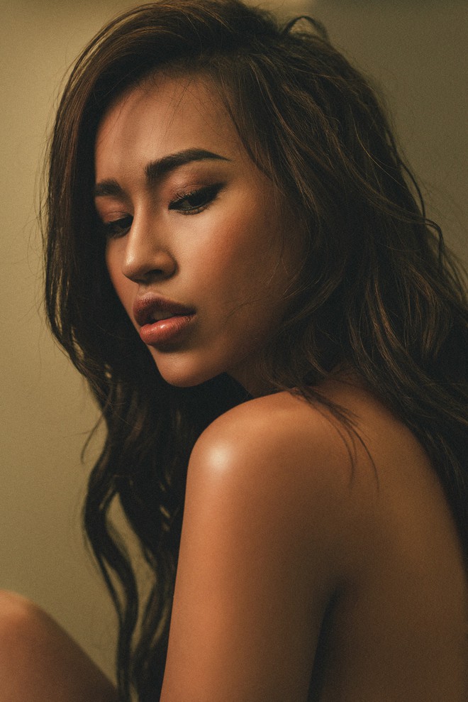 DJ Tít lạ lẫm với làn da nâu nóng bỏng và vóc dáng sexy - Ảnh 2. DJ Tít lạ lẫm với làn da nâu nóng bỏng và vóc dáng sexy - Ảnh 2.
