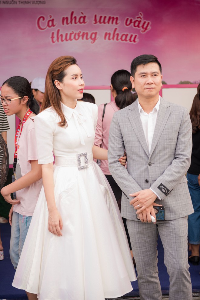 Vợ chồng Lưu Hương Giang - Hồ Hoài Anh thu hút sự chú ý tại sự kiện - Ảnh 7. Vợ chồng Lưu Hương Giang - Hồ Hoài Anh thu hút sự chú ý tại sự kiện - Ảnh 7.
