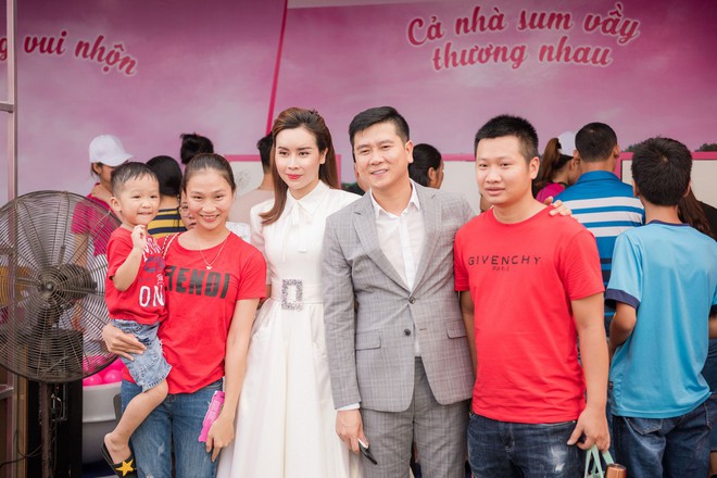 Vợ chồng Lưu Hương Giang - Hồ Hoài Anh thu hút sự chú ý tại sự kiện - Ảnh 6. Vợ chồng Lưu Hương Giang - Hồ Hoài Anh thu hút sự chú ý tại sự kiện - Ảnh 6.