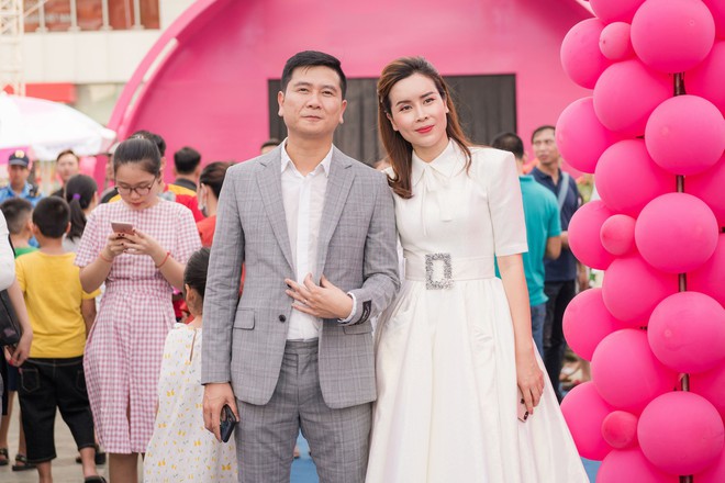 Vợ chồng Lưu Hương Giang - Hồ Hoài Anh thu hút sự chú ý tại sự kiện - Ảnh 5. Vợ chồng Lưu Hương Giang - Hồ Hoài Anh thu hút sự chú ý tại sự kiện - Ảnh 5.