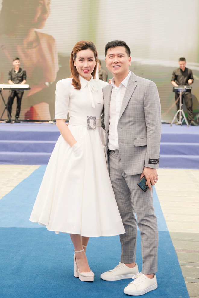 Vợ chồng Lưu Hương Giang - Hồ Hoài Anh thu hút sự chú ý tại sự kiện - Ảnh 2. Vợ chồng Lưu Hương Giang - Hồ Hoài Anh thu hút sự chú ý tại sự kiện - Ảnh 2.
