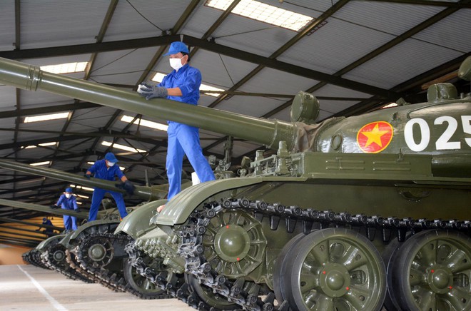 Lần đầu lộ ảnh nóng, xe tăng T-62 Việt Nam uy mãnh vượt đỉnh - Ảnh 3. Lần đầu lộ ảnh nóng, xe tăng T-62 Việt Nam uy mãnh vượt đỉnh - Ảnh 3.