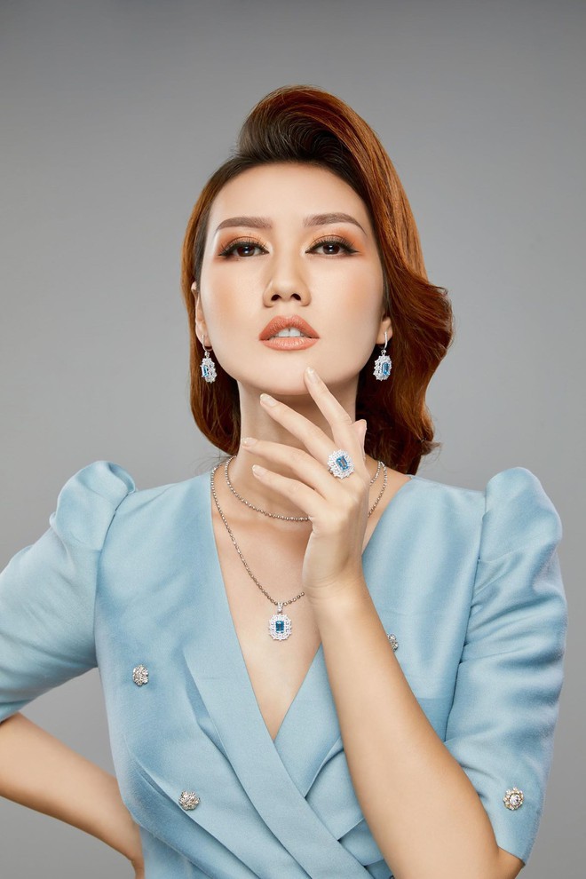 MC Hương Giang nói về mối quan hệ với bạn trai kém tuổi: Chuyện tình cảm hiện nay đang bùng nhùng lắm - Ảnh 5. MC Hương Giang nói về mối quan hệ với bạn trai kém tuổi: Chuyện tình cảm hiện nay đang bùng nhùng lắm - Ảnh 5.